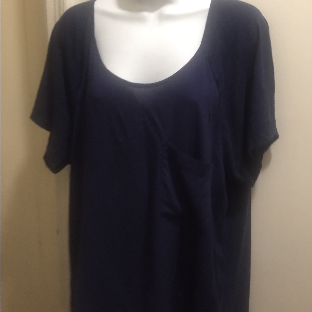 Old Navy short sleeves with pocket. Size XL